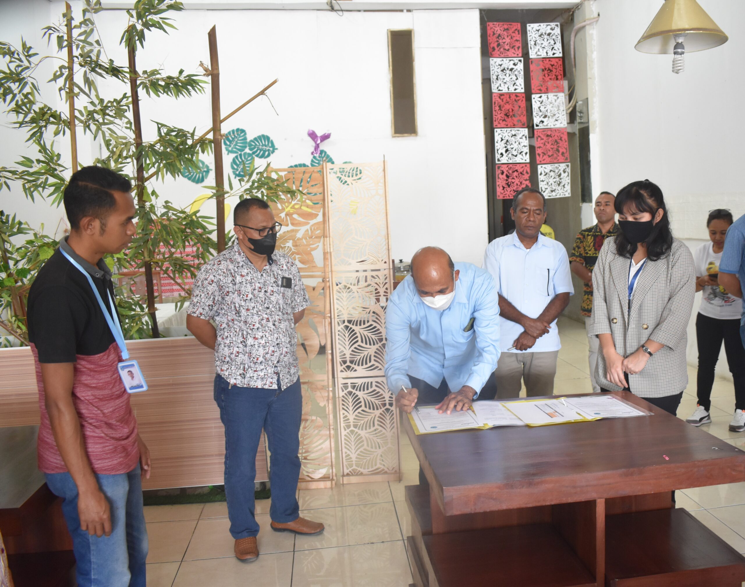 Penandatanganan Perjanjian Kerja Sama  oleh Fakultas Pertanian Universitas Timor  dengan Promoting Rural Incomes Through Support For Markets In Agriculture (PRISMA)