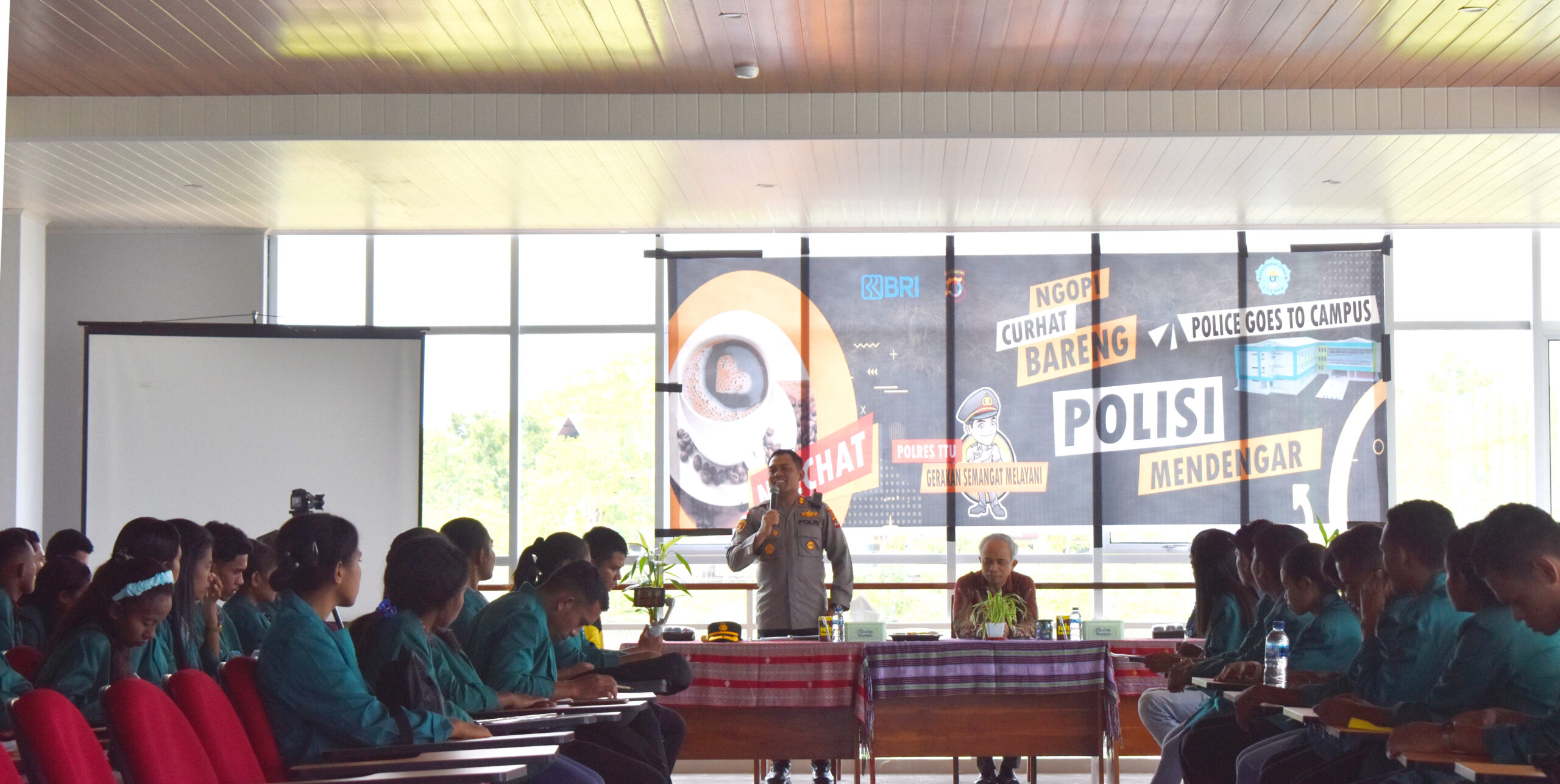 Police Goes to Campus