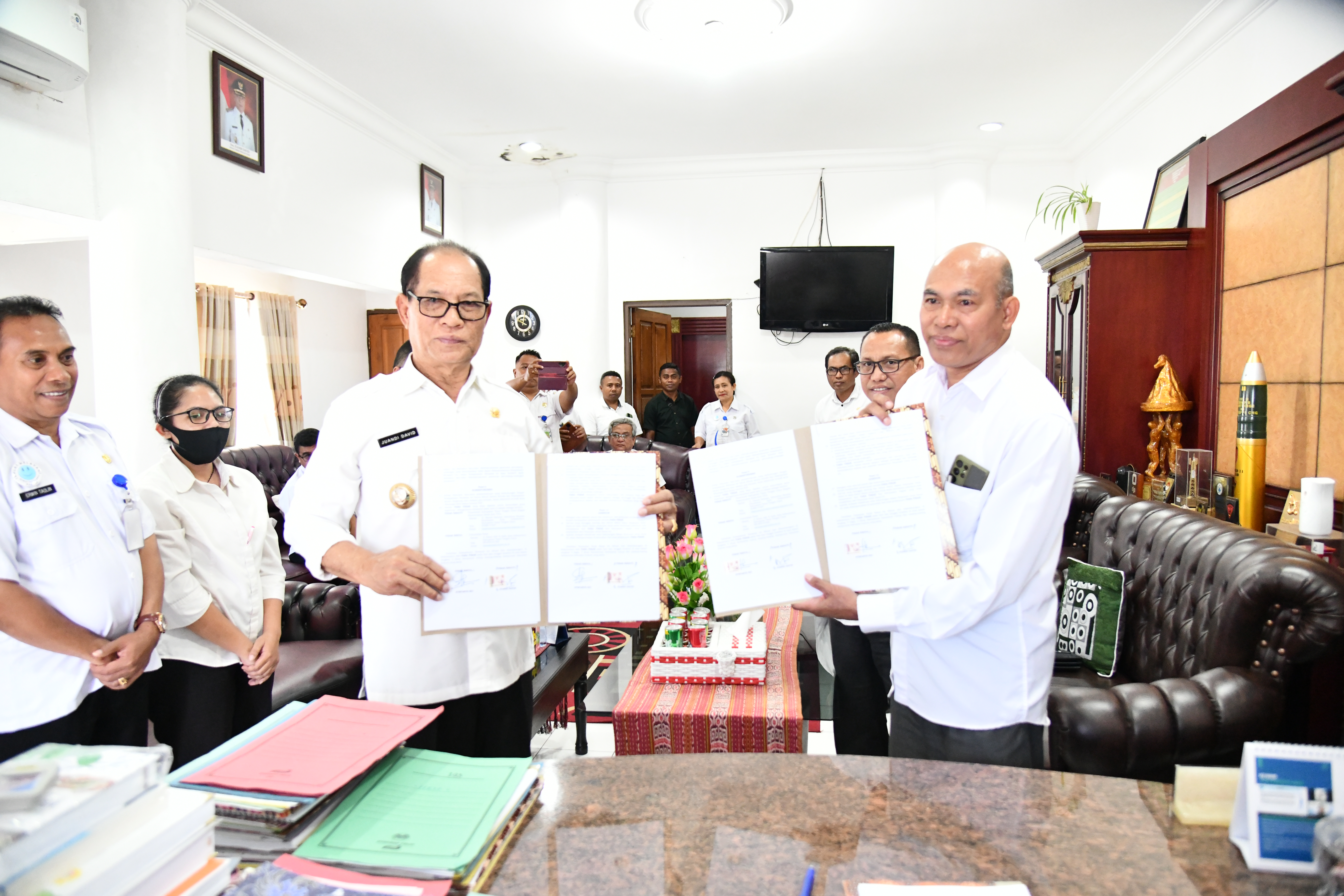 Rektor Unimor dan Bupati TTU Tandatangani MoU Tentang Pelayanan Administrasi Kependudukan