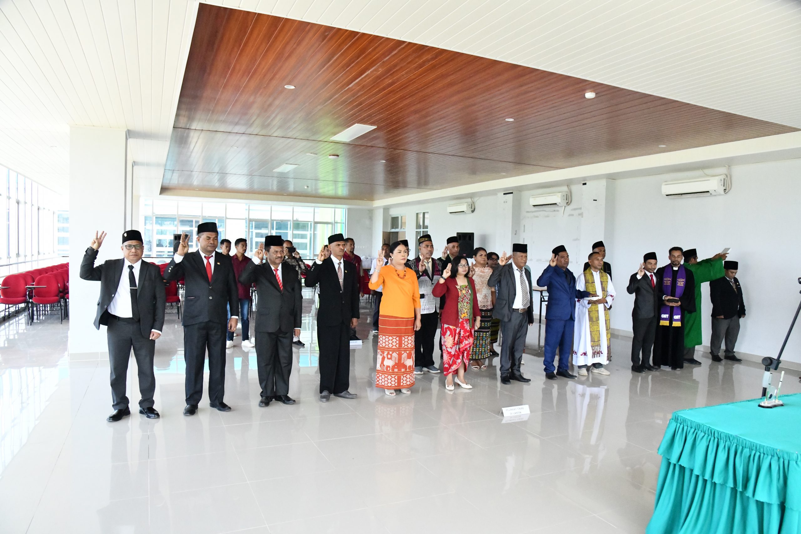 REKTOR UNIMOR LANTIK 18 PEJABAT LINGKUP UNIMOR