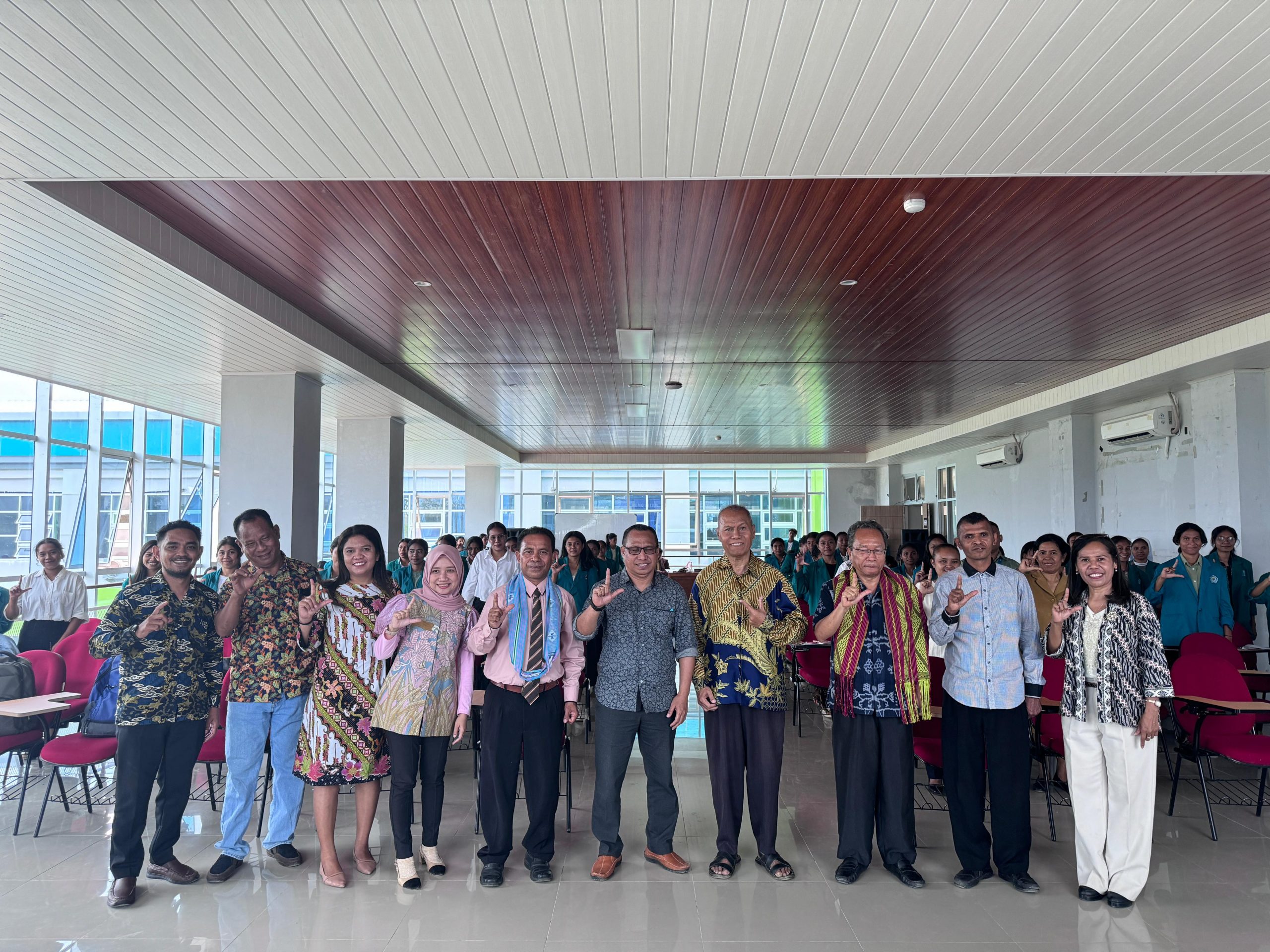 Program Studi Pendidikan Bahasa Inggris Universitas Timor Gelar Kuliah Umum tentang Teknologi dalam Kelas Bahasa Inggris