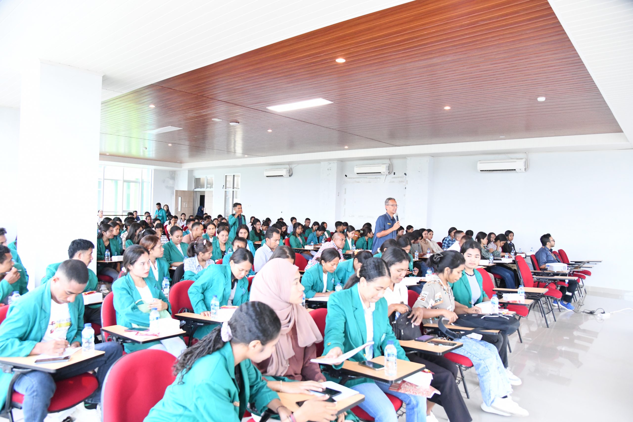 Kanwil DJPb NTT dan Unimor Kolaborasi, Mahasiswa Belajar tentang APBN dan Dana Desa